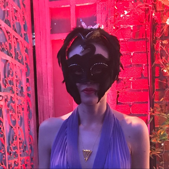 SOLD Black Swan Masquerade Eye mask. - Picture 8 of 8